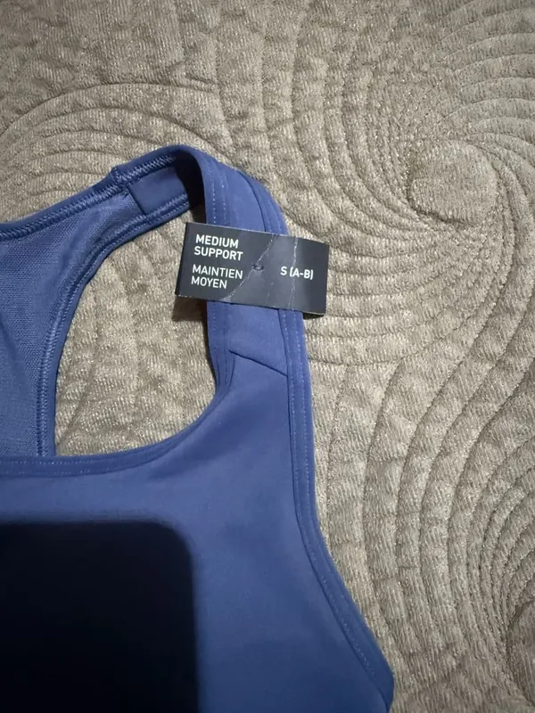 Новый спортивный топ бра Adidas оригинал (Размер S, подойдет на XS) 3 Новый спортивный топ бра Adidas оригинал (Размер S, подойдет на XS) 3