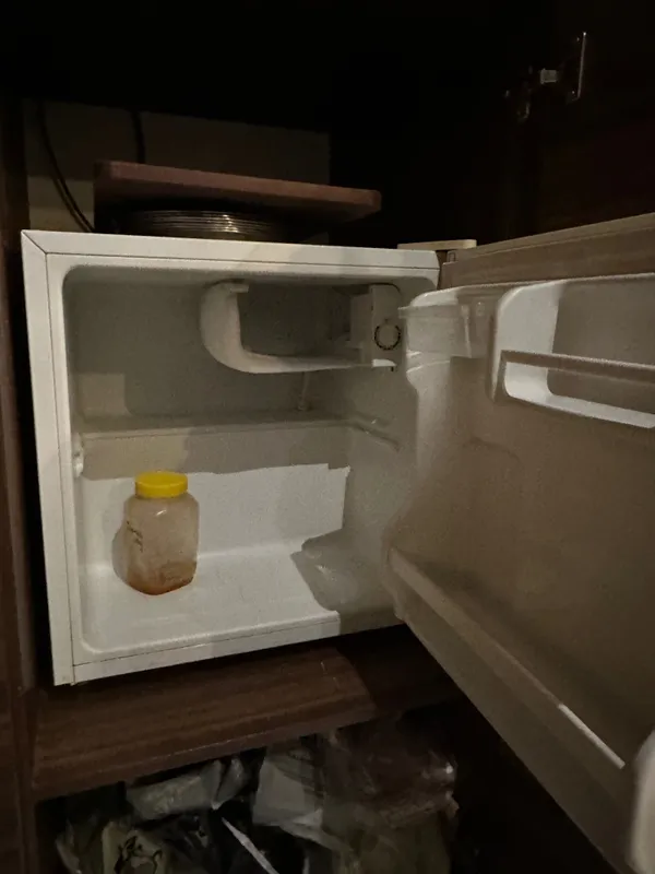Muzlatkichli kichik sovutgich 2 Muzlatkichli kichik sovutgich 2