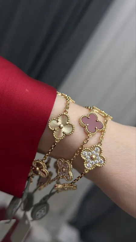 V-Gold Браслет Van Cleef & Arpels 1 V-Gold Браслет Van Cleef & Arpels 1