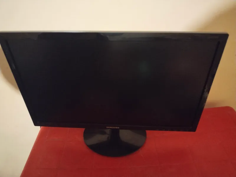 Samsung 22 LED srochna sotladi