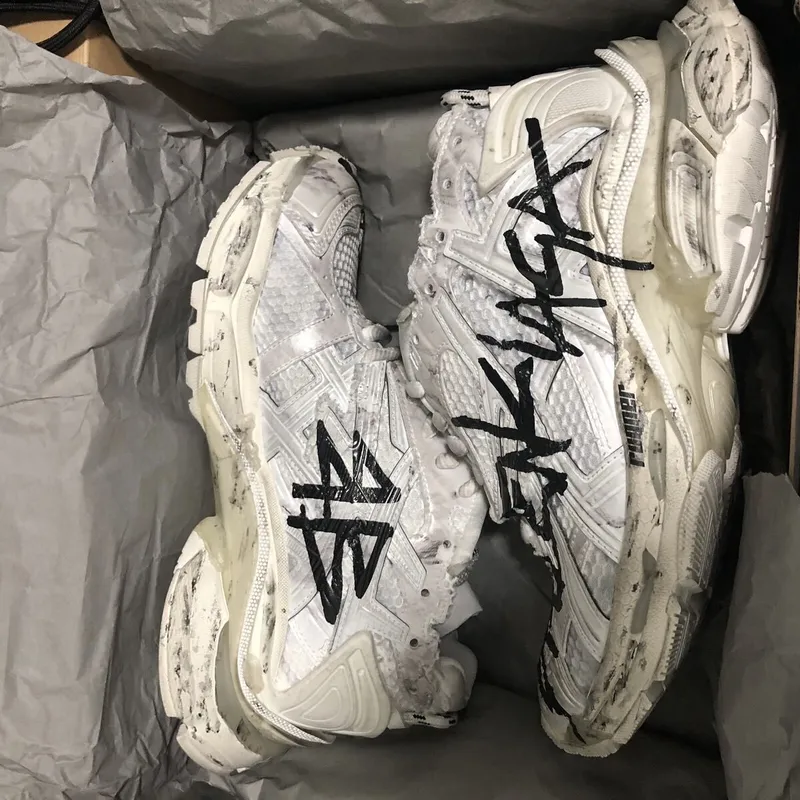Balenciaga Runner white graffiti oyoq kiyimi 1