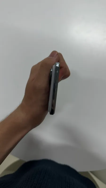 iPhone 17 Air 4