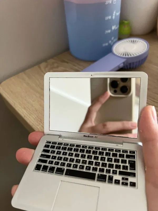 Зеркало в виде MacBook 4 Зеркало в виде MacBook 4