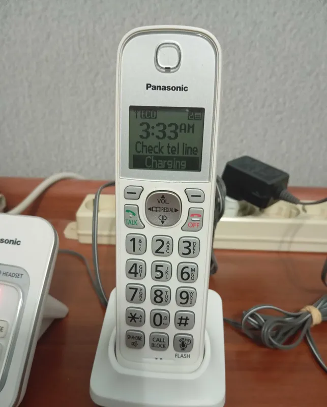2 tasi 1 da. PANASONIC radiotelefoni: bitta telefon raqamiga ikkita trubka 6 2 tasi 1 da. PANASONIC radiotelefoni: bitta telefon raqamiga ikkita trubka 6