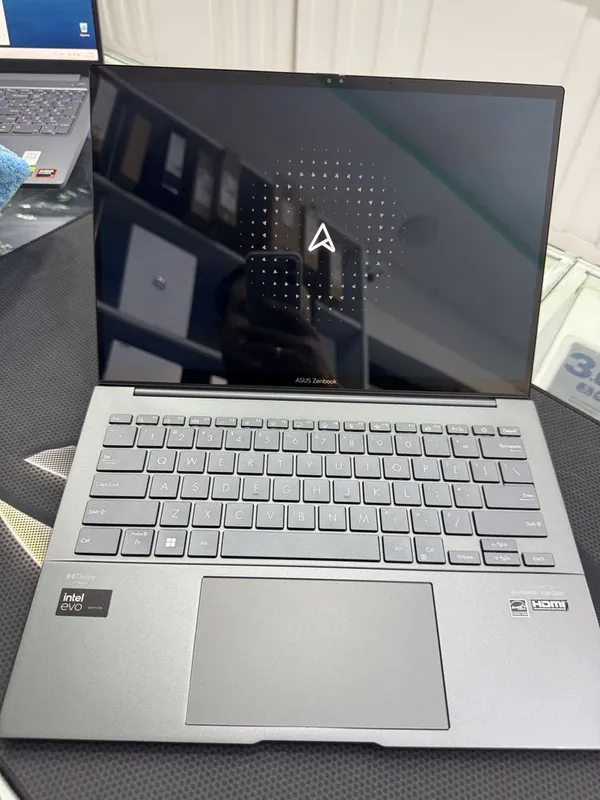 Asus Zenbook ultra5-125H 8/512 14.0 OLED Touch Screen 2 Asus Zenbook ultra5-125H 8/512 14.0 OLED Touch Screen 2