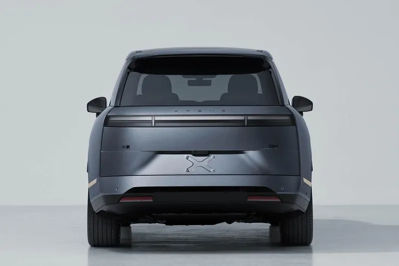 Флагманский 6-местный люкс-SUV — XPENG GX 2