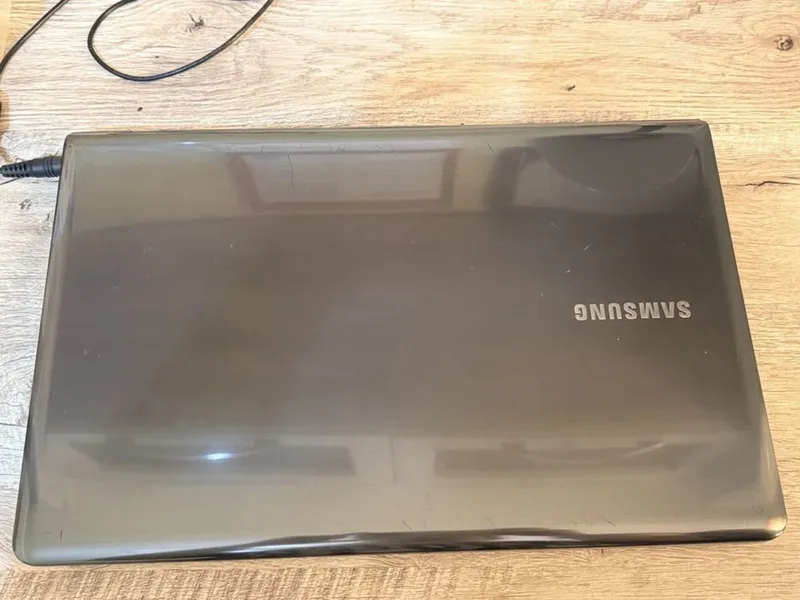 Продам ноутбук Samsung б/у 1 Продам ноутбук Samsung б/у 1