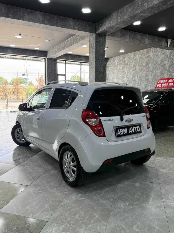Chevrolet Spark 2016 — фото 2
