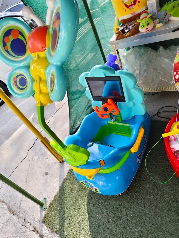 игровой аттракцион машина молоток батут