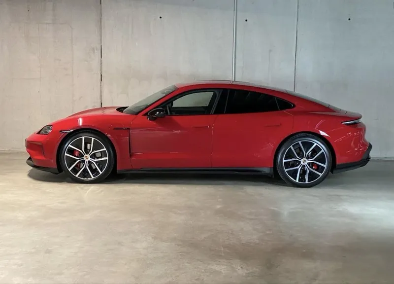 Porsche Taycan 4S Black Edition 3 Porsche Taycan 4S Black Edition 3