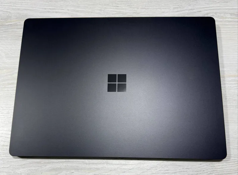 Surface Laptop 6 2K Core i5 Ultra 135H/16GB/512GB 1 Surface Laptop 6 2K Core i5 Ultra 135H/16GB/512GB 1