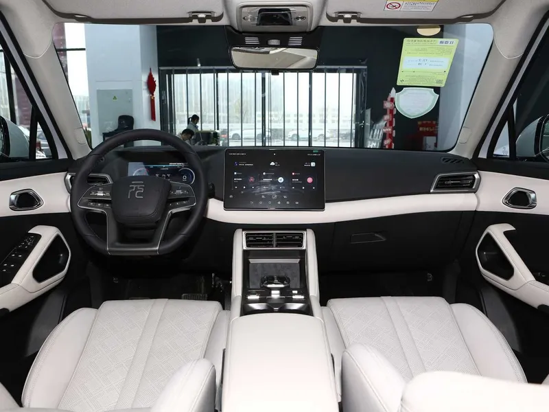 BYD Yuan Up Smart 2 boshlang'ich 30 % to'lov bilan 2 BYD Yuan Up Smart 2 boshlang'ich 30 % to'lov bilan 2