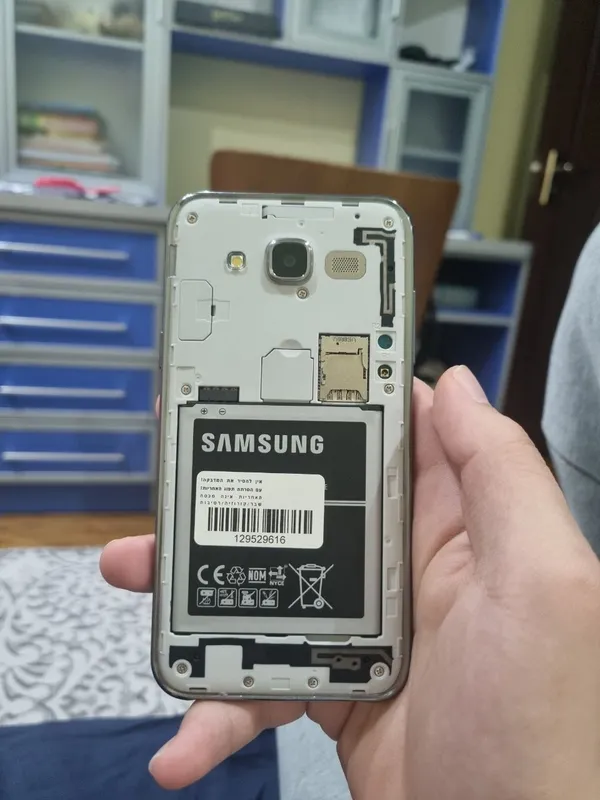 Samsung Galaxy  J5 — фото 6