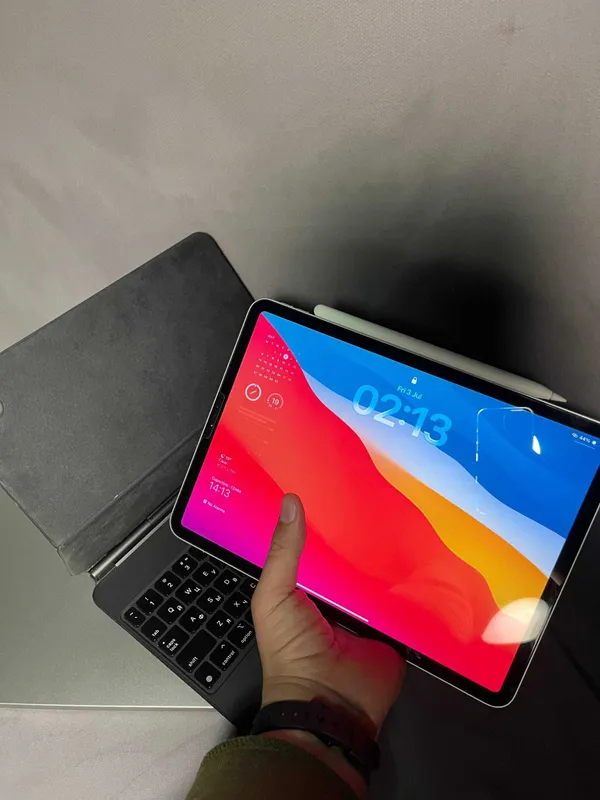 iPad Pro 11" M1 | 128GB + Magic Keyboard + Apple Pencil 2 iPad Pro 11" M1 | 128GB + Magic Keyboard + Apple Pencil 2