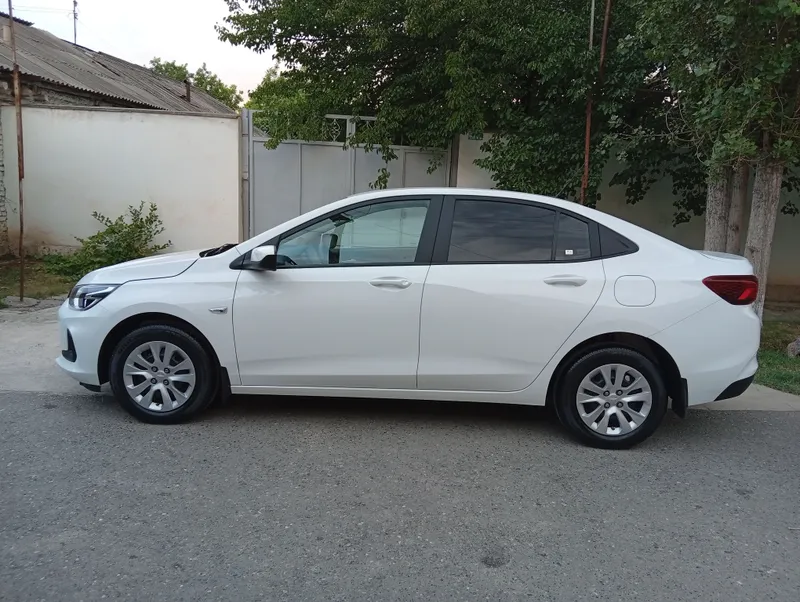 Chevrolet Onix 4 Chevrolet Onix 4