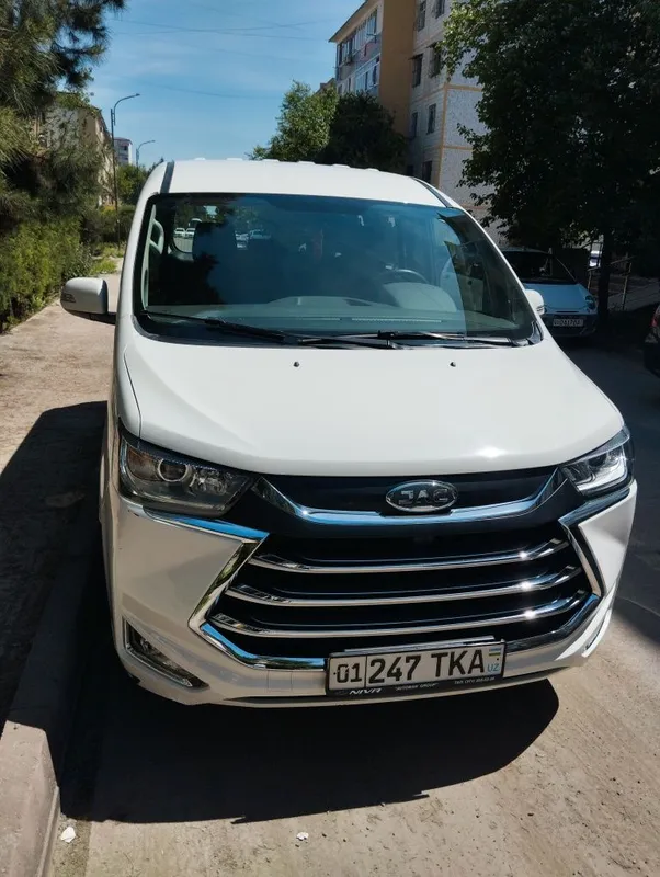Продам сотилади JAC Refine M4 2023 механика пробег 55000км