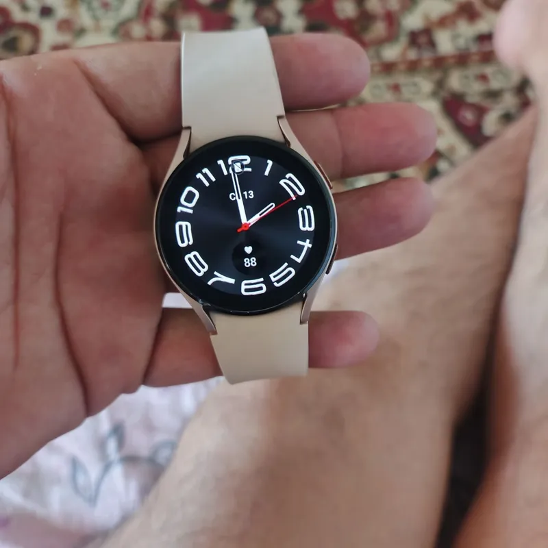 Galaxy watch 4 yaxshi holatda