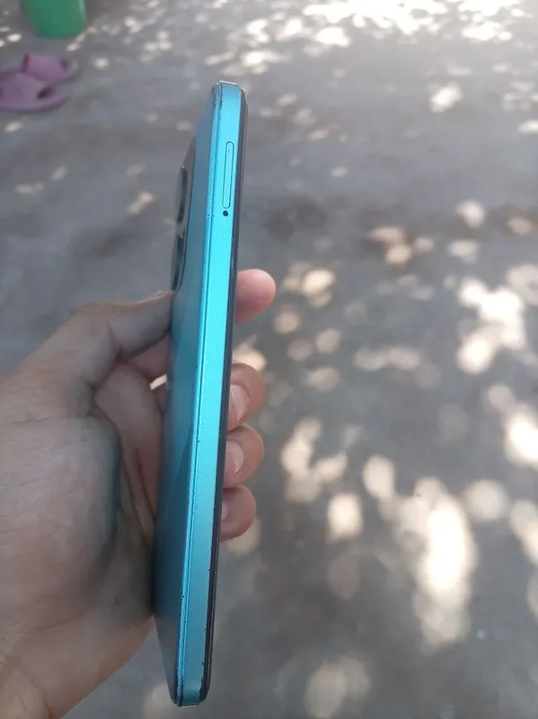 Tecno spar 64 gegabayt 4