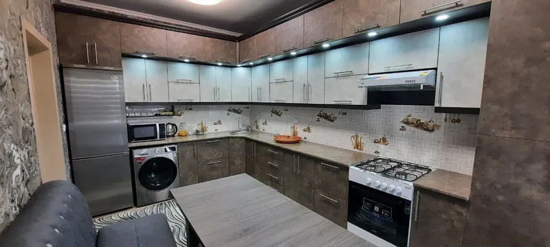 Nurafshon shahar yangiobod 15/17 kv sotiladi