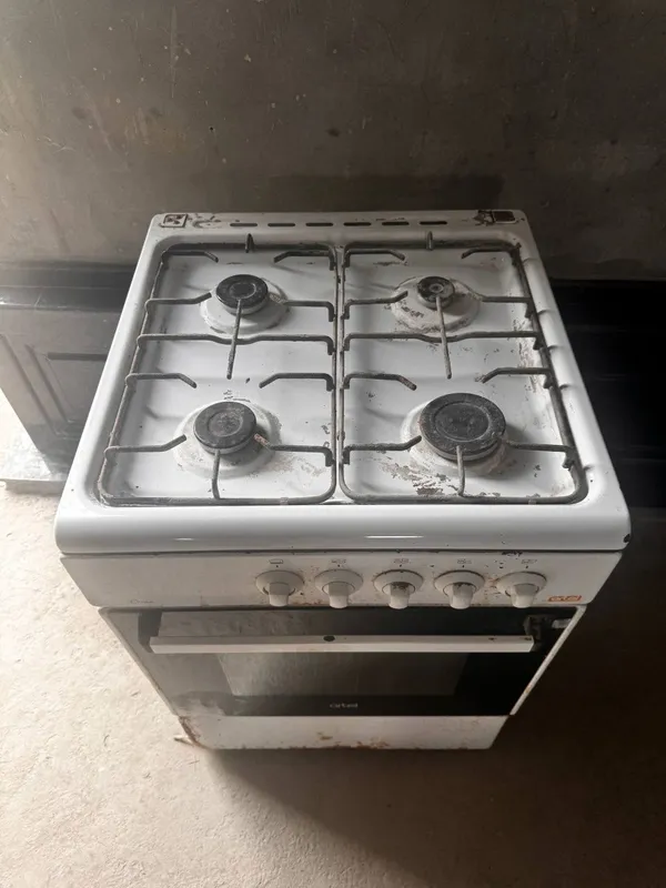 Gaz plita sotiladi