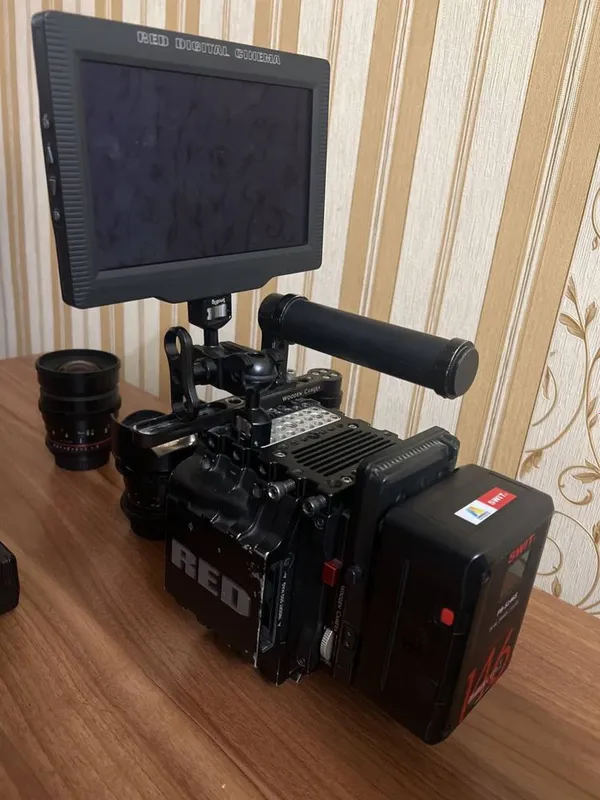 Red epic kamplektida shu narsalari bor holadi yaxshi