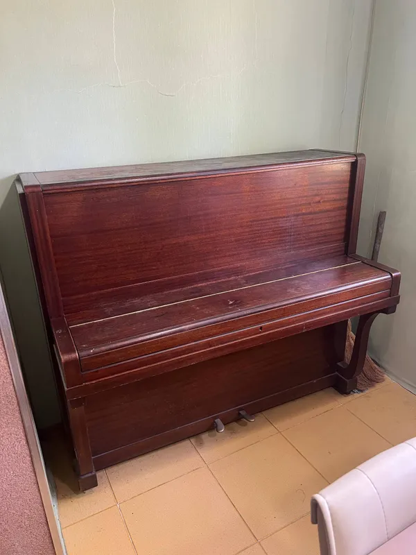 Rönisch Mod. 124 B pianinosi, 1958-yil, №83470 3 Rönisch Mod. 124 B pianinosi, 1958-yil, №83470 3