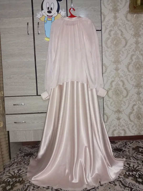 vecherniy ko'ylak bir marta kiyilgan sotiladi 3 vecherniy ko'ylak bir marta kiyilgan sotiladi 3