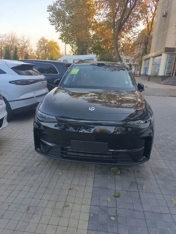 Leapmotor C16 full restyling 3пазитця Leapmotor C16 restayling 1пазиц