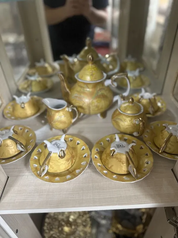 Шикарный сервиз новый не пользованный