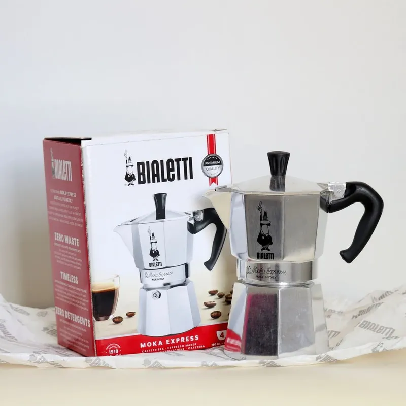 Гейзерная кофеварка Bialetti made in italy 3 чашка — фото 1