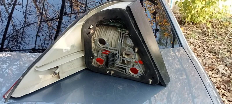 Фары задние на Мерседес 220. 4 Фары задние на Мерседес 220. 4