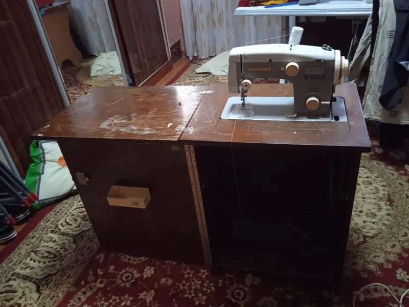 Тикув мошинаси сотилади