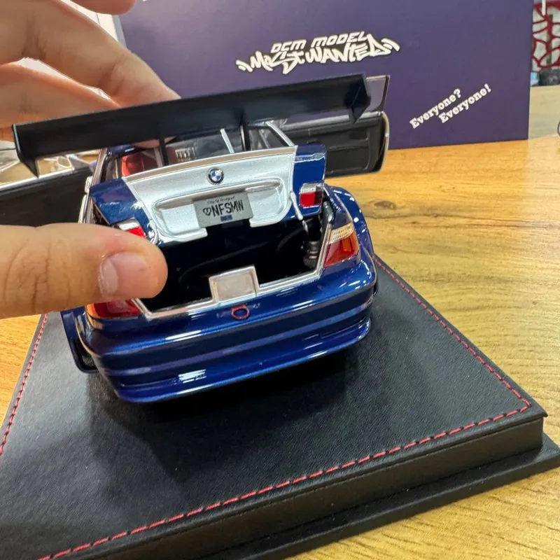 Bmw m3 e46 Gtr 1:18 kolleksion modelcha 4