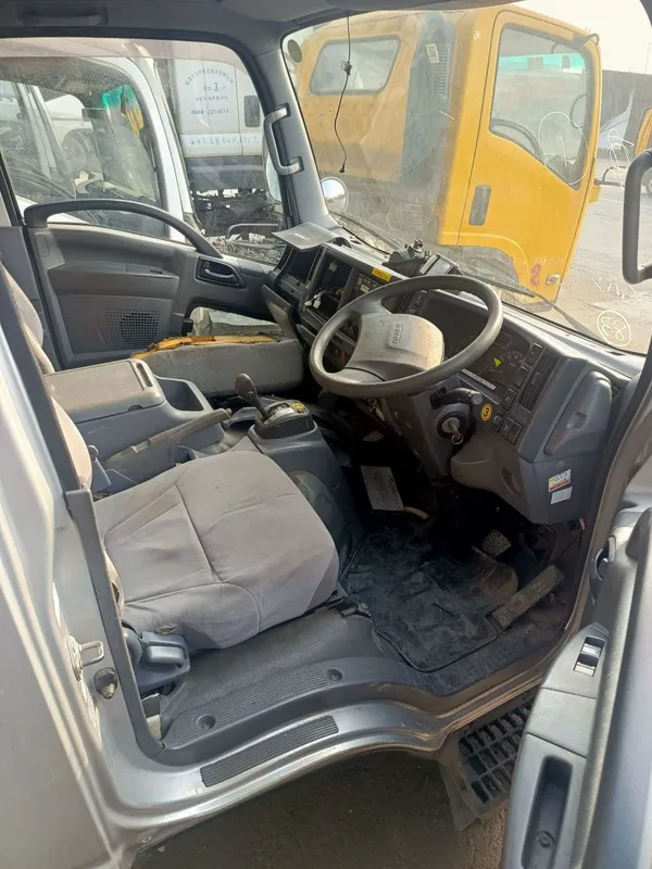 Isuzu kabina 2.5 tonnalik sotiladi — фото 3