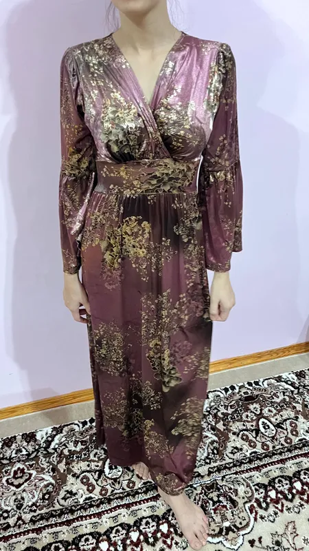 Ayollar uchun villur matoli uzun koʻylak 1 Ayollar uchun villur matoli uzun koʻylak 1