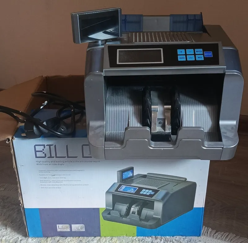 Счетчик банкнот Bill Counter 728 UV/MG Счетчик банкнот Bill Counter 728 UV/MG