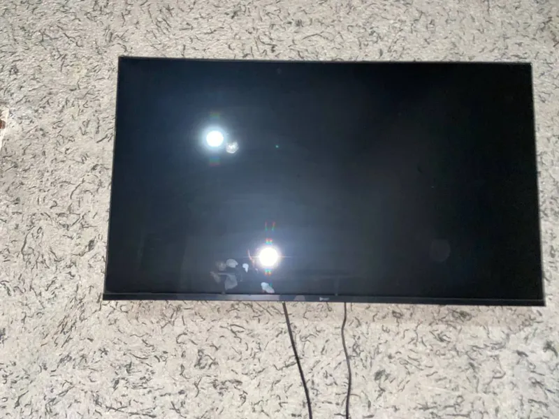 Smart telovizor 43talik xolati ideal