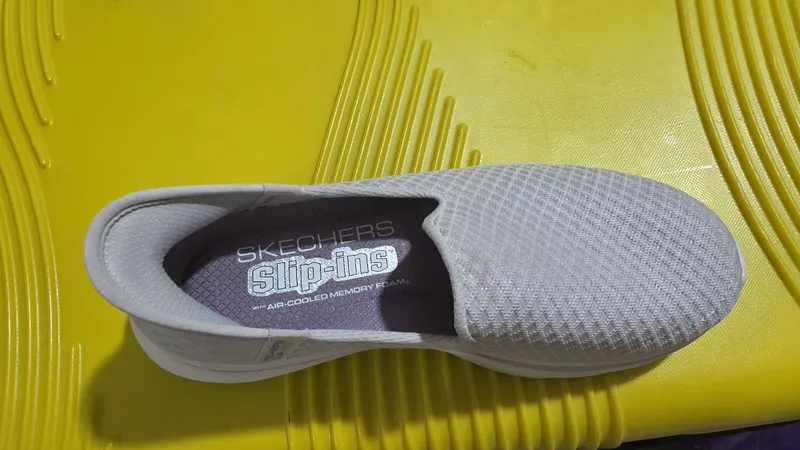 Оренинальныг skechers 35 размер 3 Оренинальныг skechers 35 размер 3