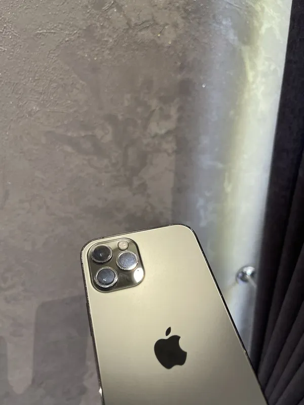 Iphone 12 pro . 1 Iphone 12 pro . 1