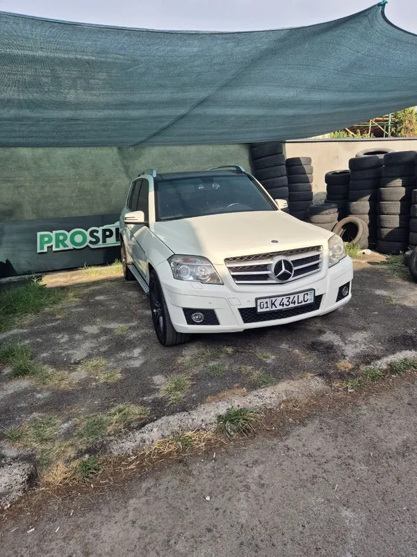 Sroʻchne sotladi Mersades GLK 300 3 Sroʻchne sotladi Mersades GLK 300 3