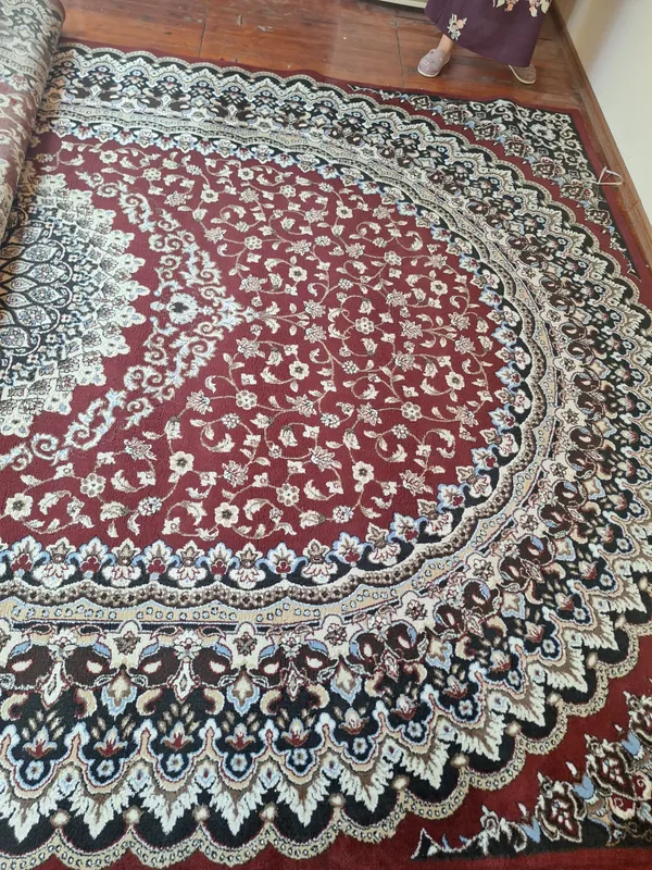 gilam sotiladi xolati yangi 2 xil xarbiri