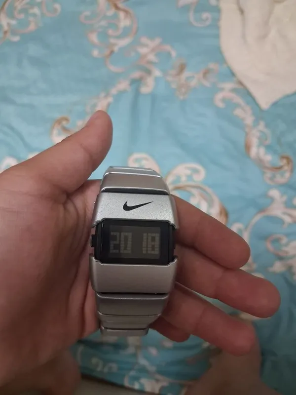Soat Nike budilnik sekundamer
