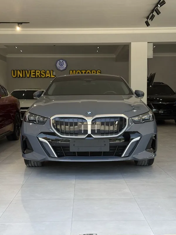BMW i5 40i long в идеальном состоянии 1
