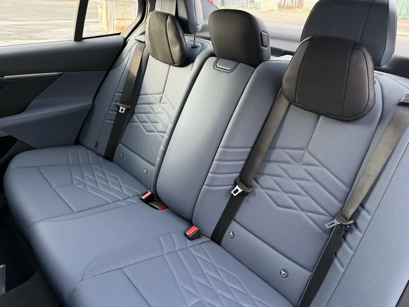 Bmw i5 40l 713km Zapas xod 2025-Yil Kraska Tozza +dop 4K Tv + HUD — фото 6