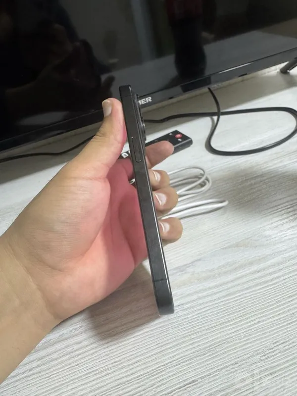 iPhone 15 Pro, чёрный, 256 ГБ 4 iPhone 15 Pro, чёрный, 256 ГБ 4