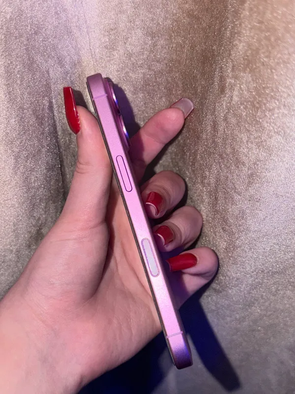 iPhone 16 6