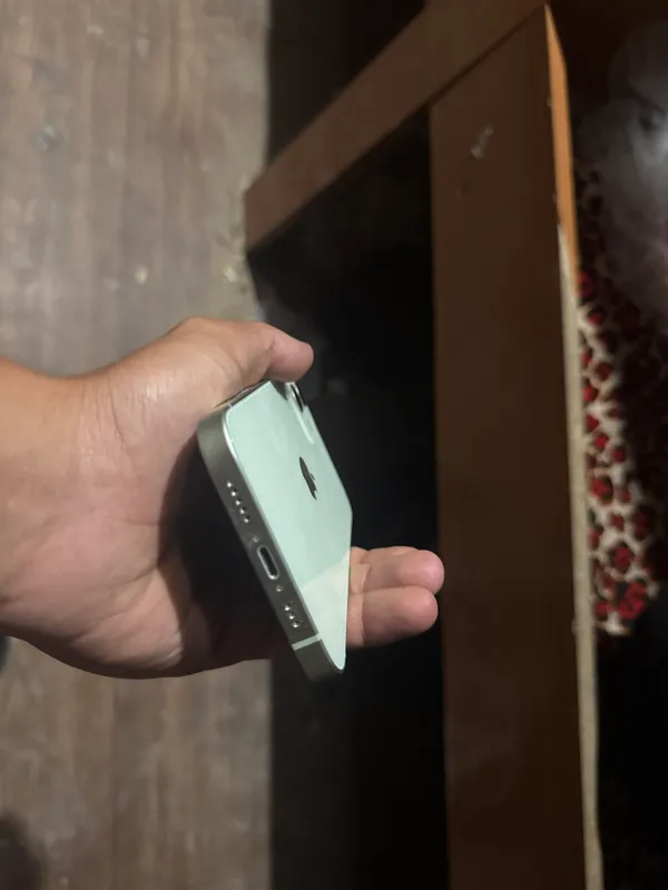 Iphone 12 4