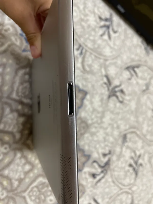 Ipad ishlatilgan, lekin ekranni ta’mirlab bo‘lmaydi 4