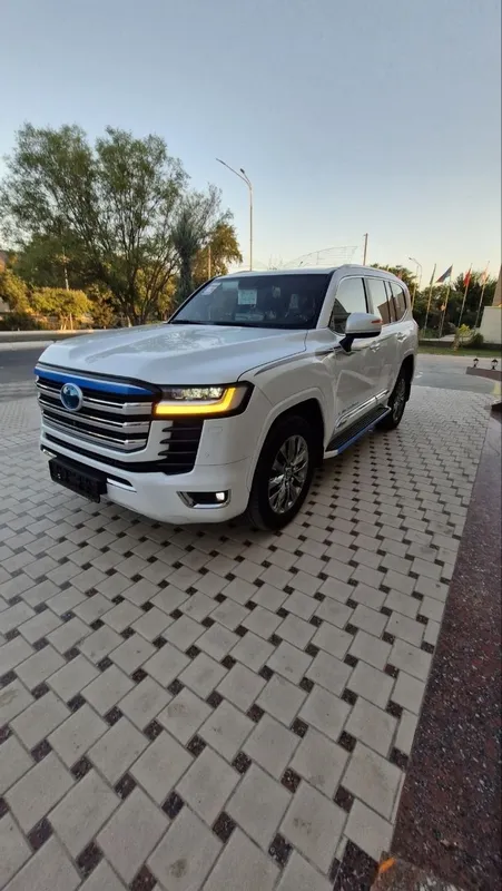 Toyota Land Cruser 300 XVGR Японка 2022йил 3.5турбина матор фулпазится 9 Toyota Land Cruser 300 XVGR Японка 2022йил 3.5турбина матор фулпазится 9