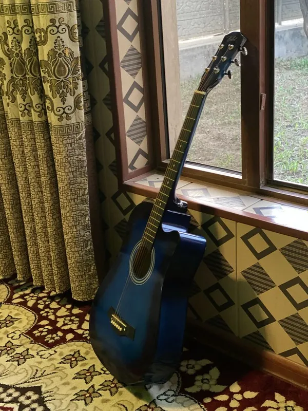 Gitara accustika 4